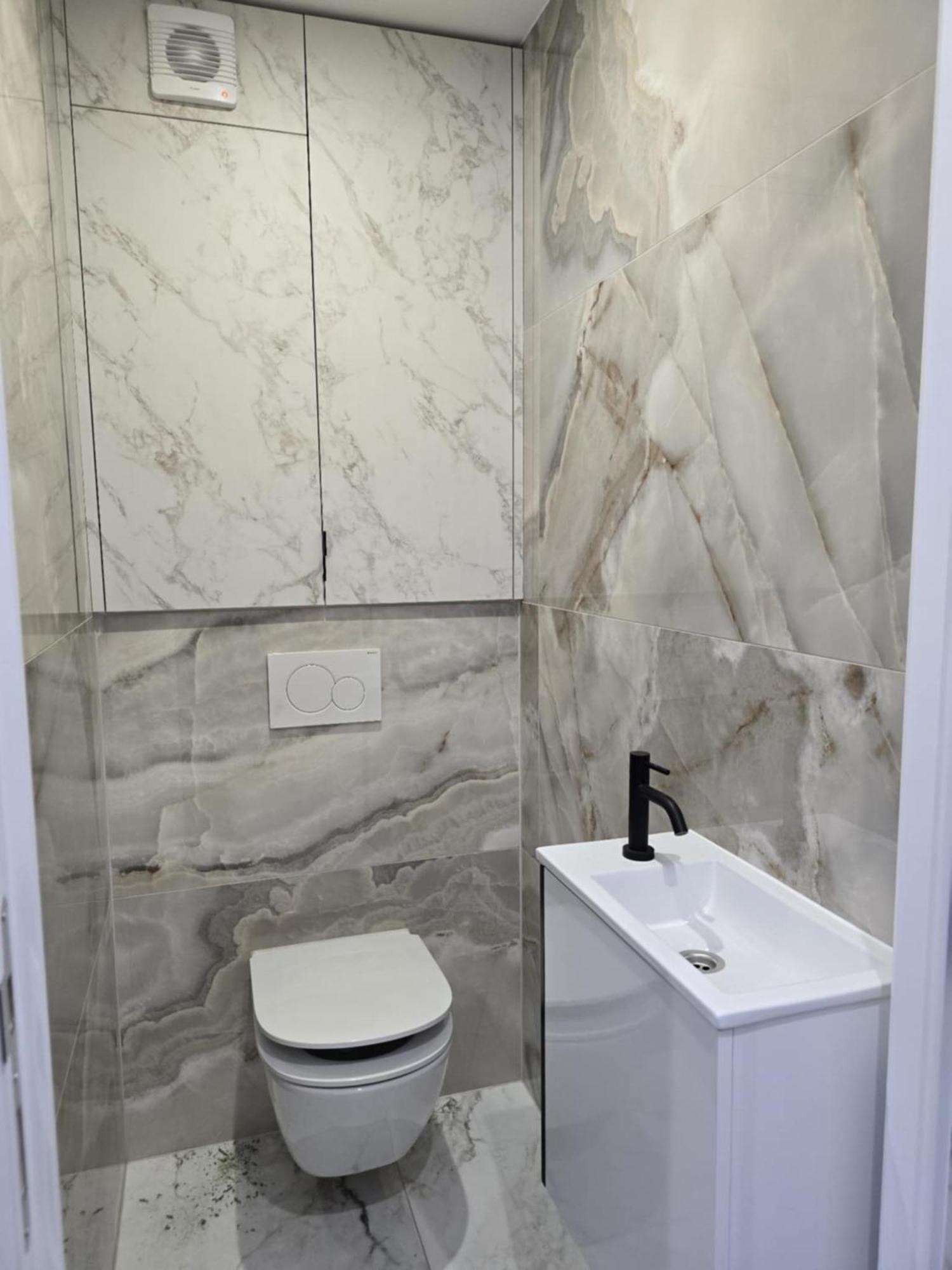 Zeezicht, Volledig Gerenoveerd Luxe Appartement ميدل كيرك المظهر الخارجي الصورة