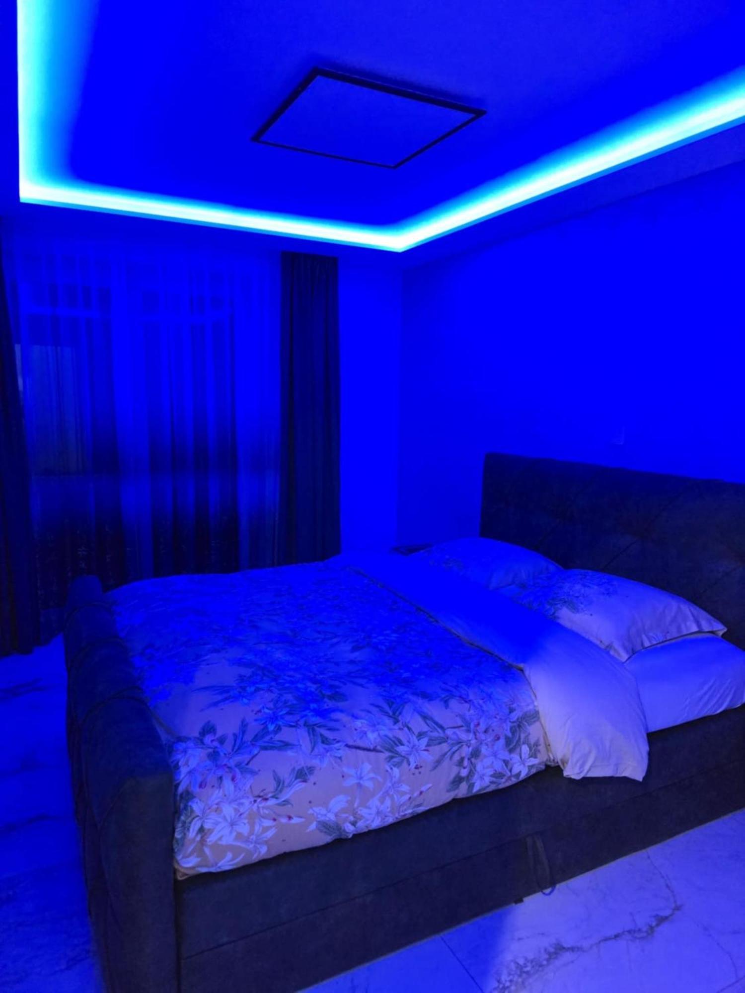 Zeezicht, Volledig Gerenoveerd Luxe Appartement ميدل كيرك المظهر الخارجي الصورة